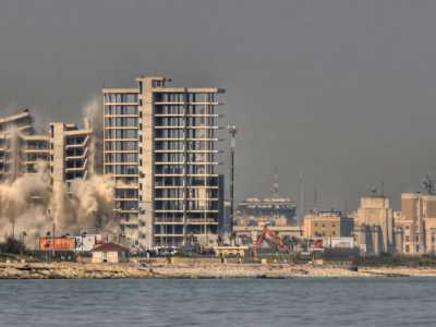 La salvaguardia del litorale port� quindi alla decisione, nell�aprile del 2006, di abbatterlo con cariche di dinamite